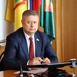 Поздравление А.А. Петрова с Днем строителя.