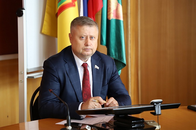 Поздравление А.А. Петрова с Днем строителя.
