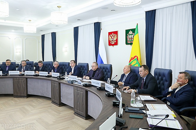 Губернатор поручил взять на особый контроль контрактацию по мероприятиям нацпроектов 2025 года