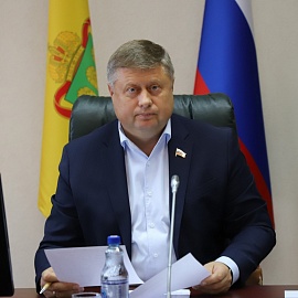 Поздравление А.А. Петрова с Днем медицинского работника
