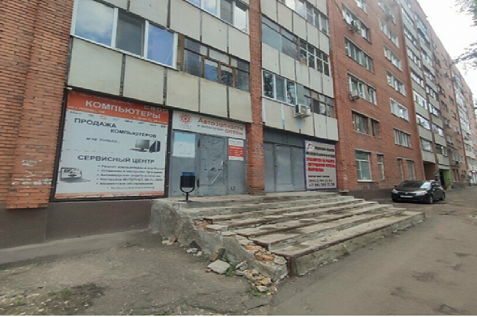 Аренда офиса с подсобным помещением на первом этаже жилого дома в центре Пензы