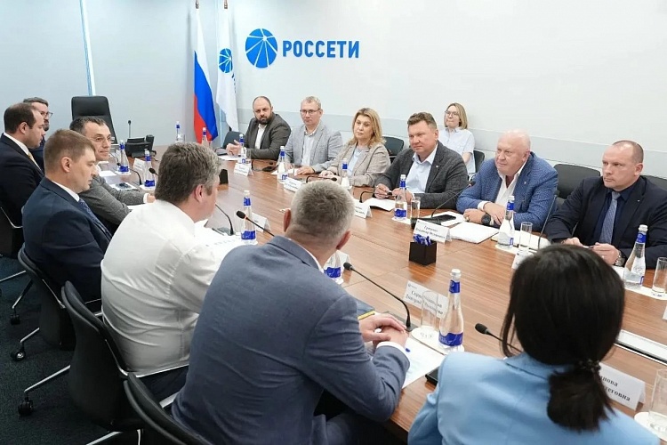 «Россети» и «ОПОРА РОССИИ» обсудили внедрение отечественных инноваций в электросетевом комплексе